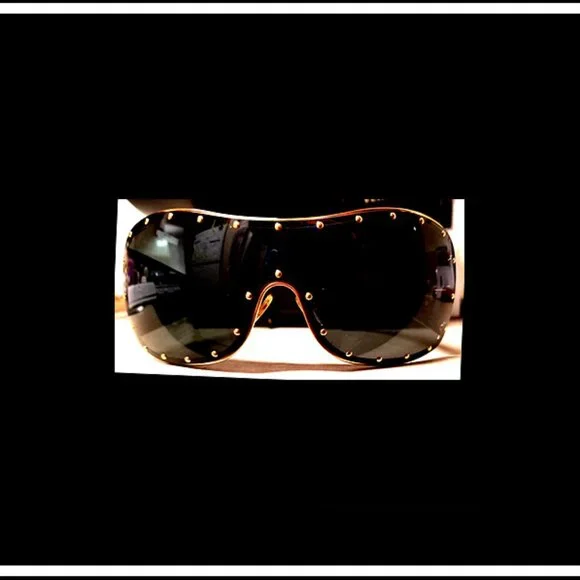 New Very Rare & Unique Authentic Versace Studded Front Sunglasses, Italy Gianni Versace 1990s Mod. 440/L Gold Studded Tortoiseshell  main image 4